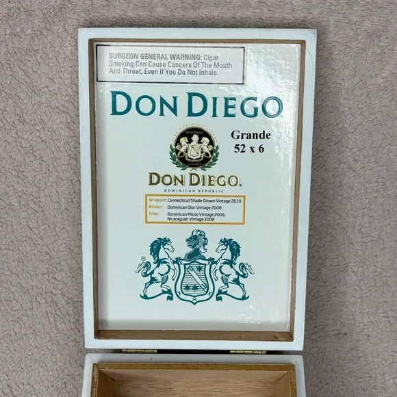 Don Diego Empty Grande Cigar Box with Crest Design White/Teal Dominican Republic - Picture 4 of 10